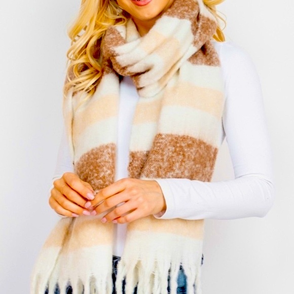 🧨2/$15💰Soft Taupe Scarf - Picture 2 of 7